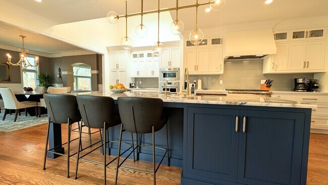 Building Photo - 40 Hull Pl