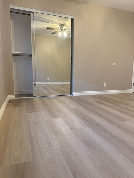 Building Photo - 374 N Ave 57