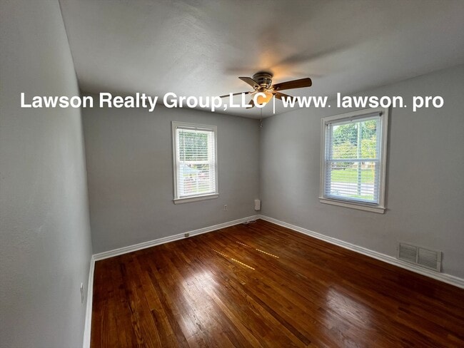 Building Photo - Updated, Cozy, and Clean- One Level Living...