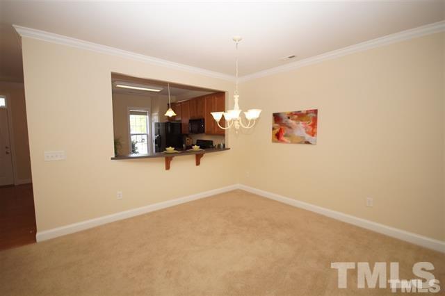 Dining Room - 303 W Savannah Ridge Rd