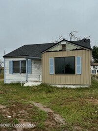 Building Photo - 4215 E 65th St