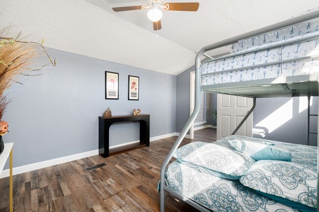 Building Photo - 12805 Westpark Dr