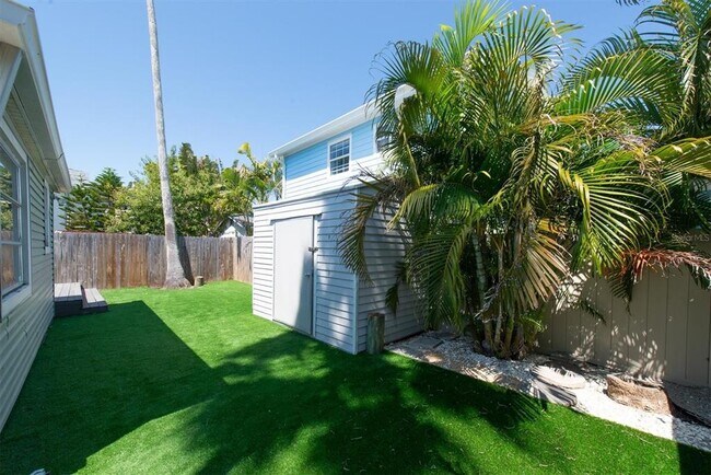 Building Photo - 358 Boca Ciega Dr