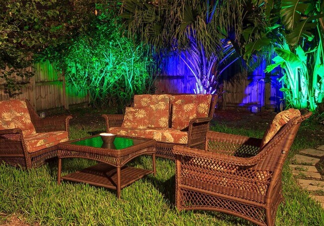 Building Photo - 433 SE 3rd Ter