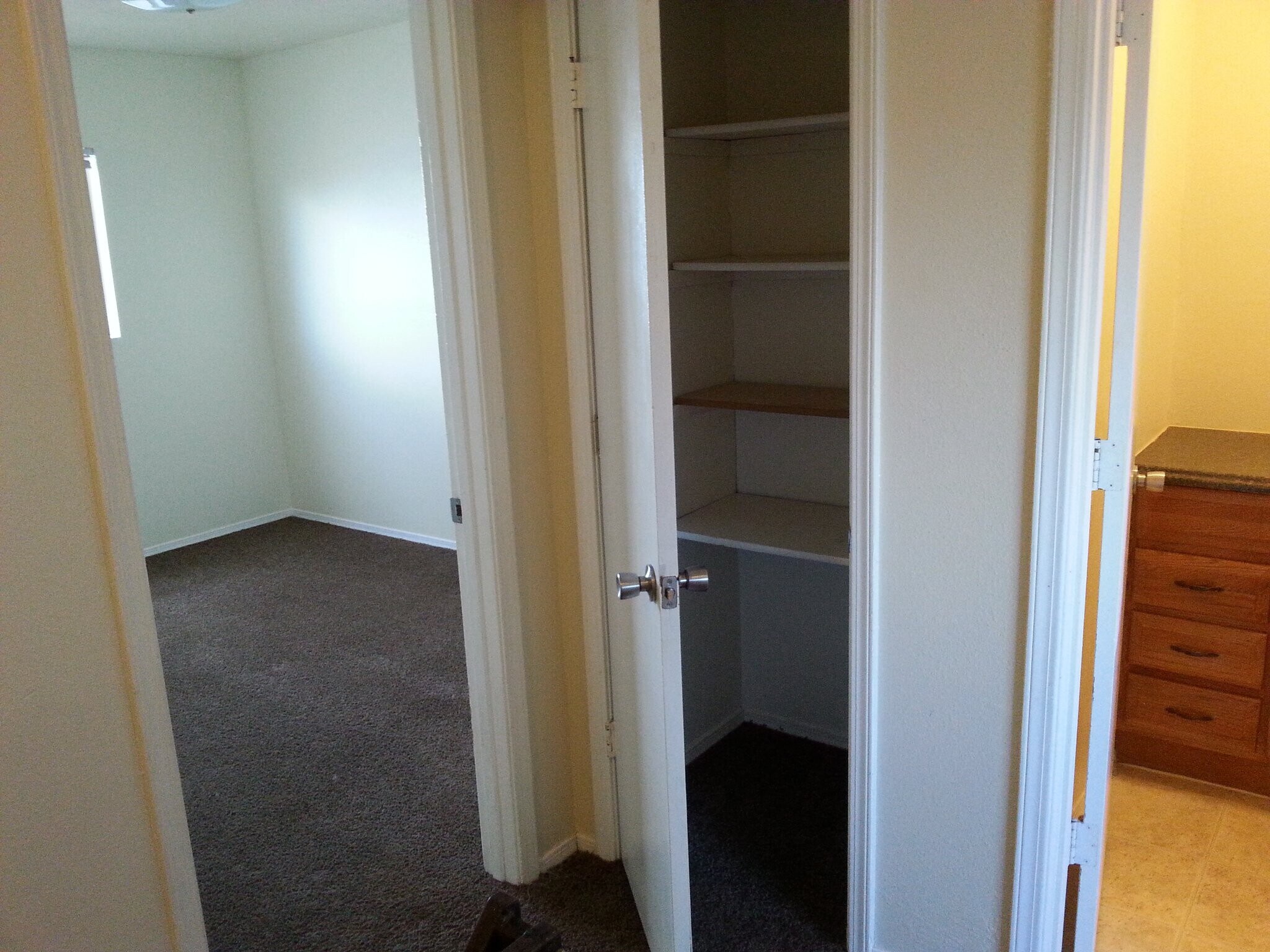 Building Photo - 2101 Elm St SE