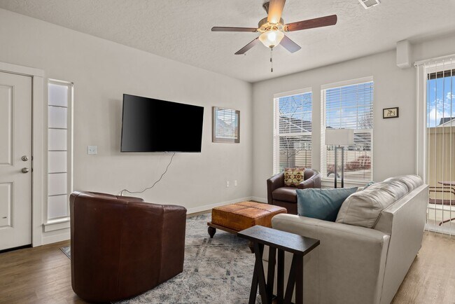 Building Photo - 7353 Summerwinds