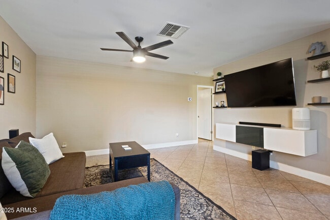 Building Photo - 9020 W Highland Ave