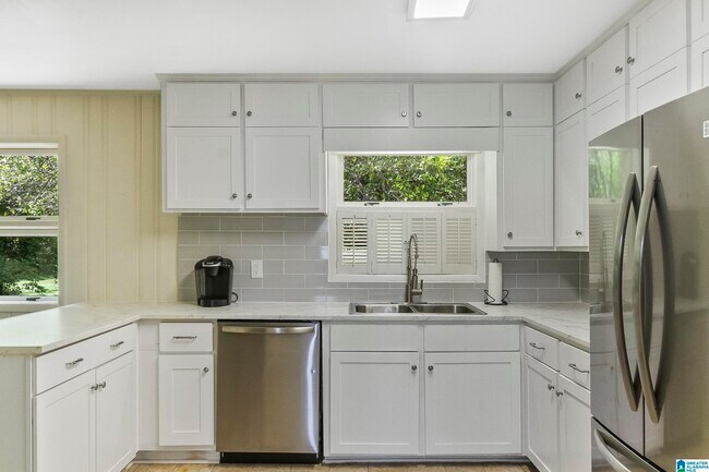Building Photo - 9 Rhonda Dr