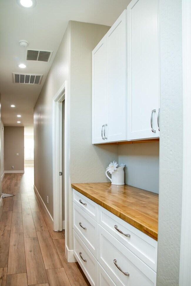 Building Photo - 1874 S 160th Ln