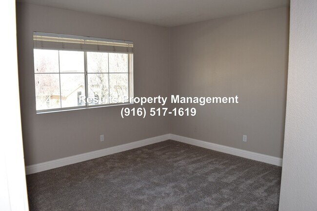 Building Photo - Gated East Roseville 3 Bed 2 Bath Home