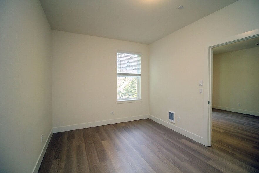 Building Photo - 8417 SW 24th Ave