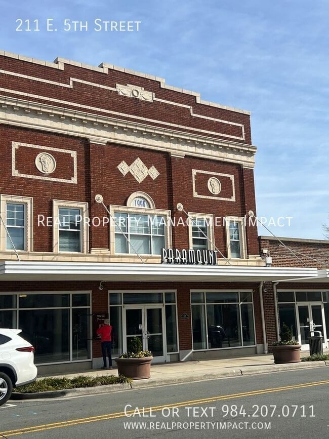 Building Photo - 211 E 5th St