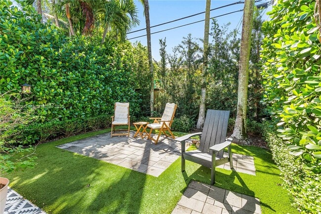 Building Photo - 1616 NE 5th St