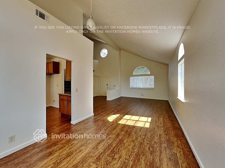 Building Photo - 1084 Armsby Way