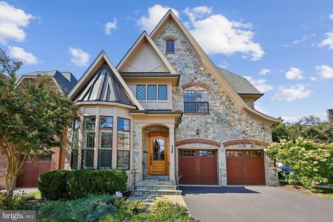 Primary Photo - 448 Salk Cir