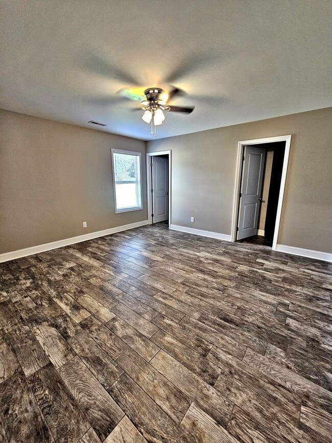 Building Photo - 717 Iron Wood Dr