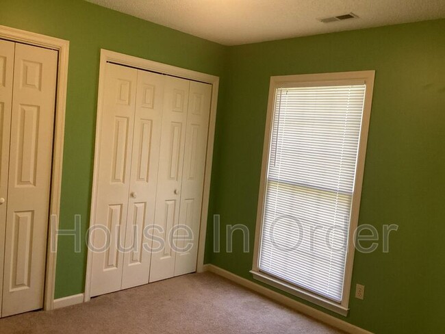 Building Photo - 108 Hyacinth Ln