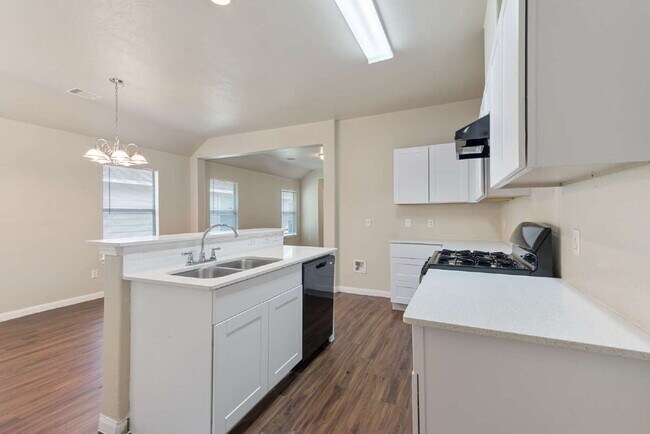 Building Photo - 14954 Huntington Willow Ln