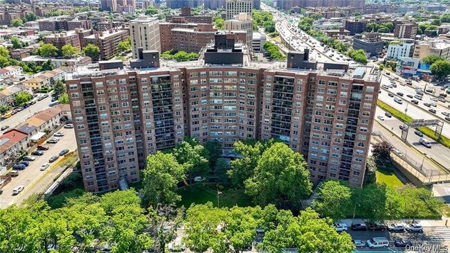Building Photo - 61-20 Grand Central Pkwy