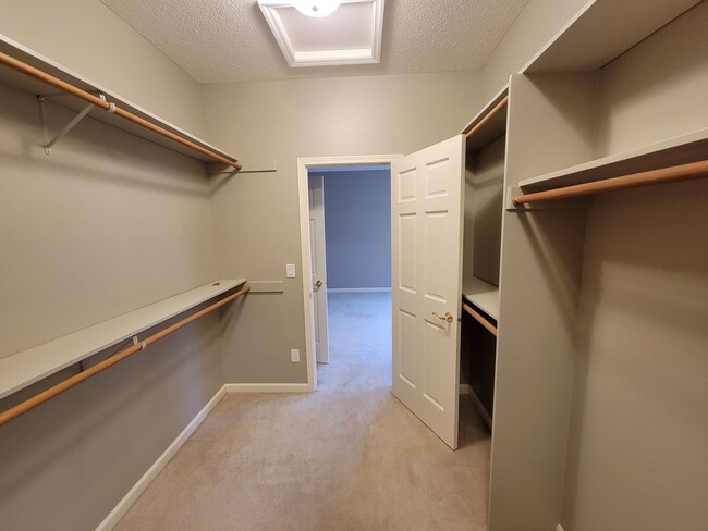 Building Photo - Upscale and Spacious Cedar Falls House for...