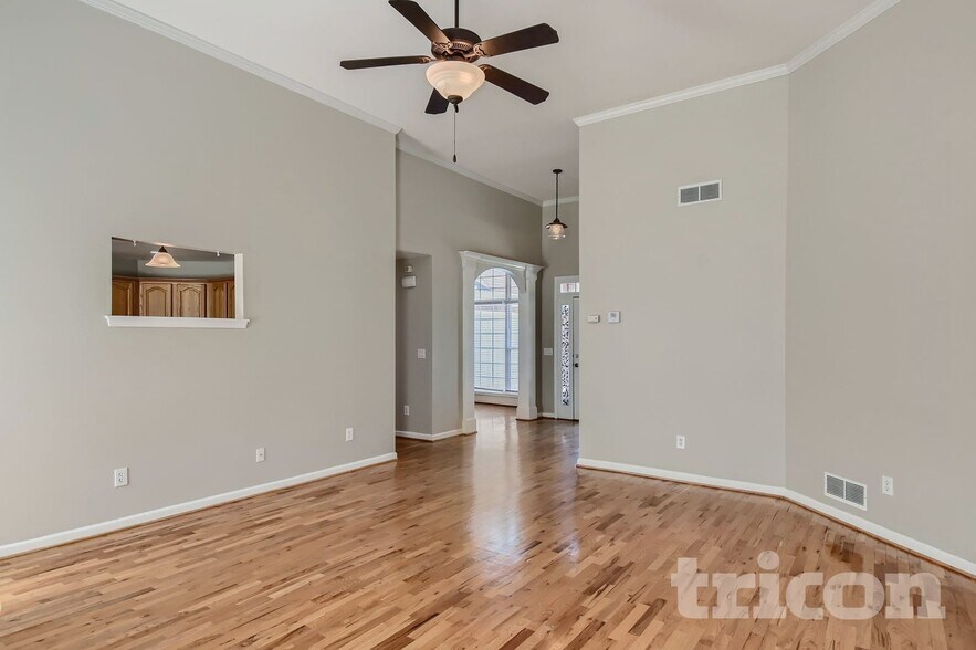 Building Photo - 2713 Trellis Ct SW