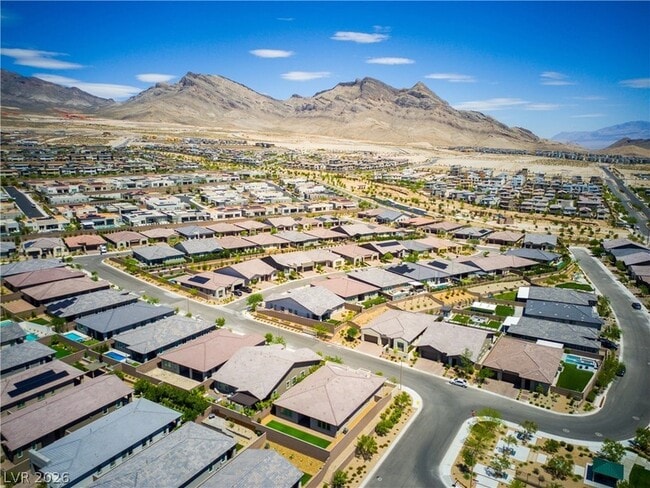 Building Photo - 11837 Grassy Pln Ave