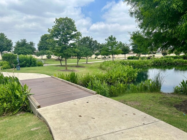 Building Photo - Fantastic Amenities ~ 4/2 Single Story w/ Refrigerator/Washer/Dryer Included ~