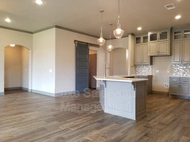 Building Photo - 1433 Kelley Pointe Pkwy