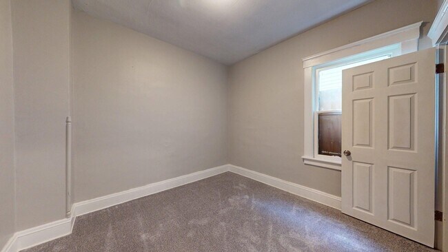 Building Photo - 3001 Denison Ave