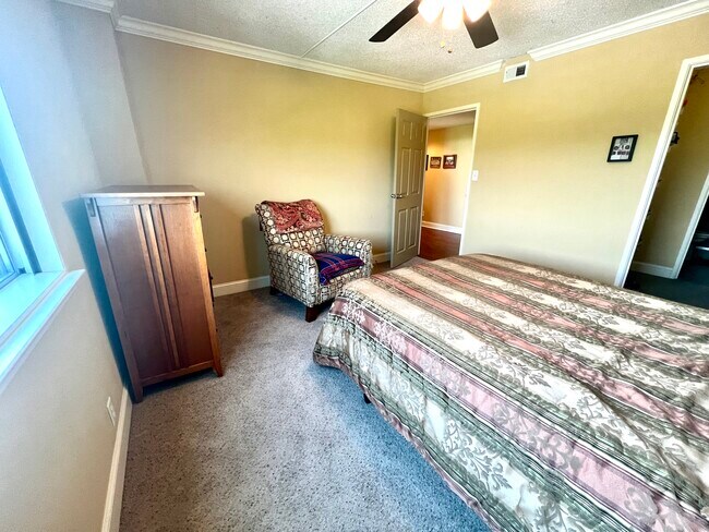 Building Photo - 1131 Stringers Ridge Rd