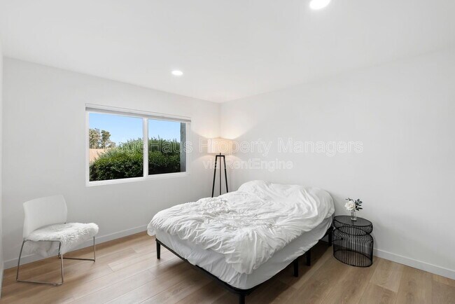 Building Photo - 2143 Caminito San Martin