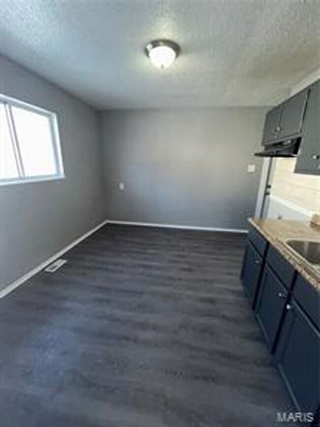 Building Photo - 1417 Richard Dr