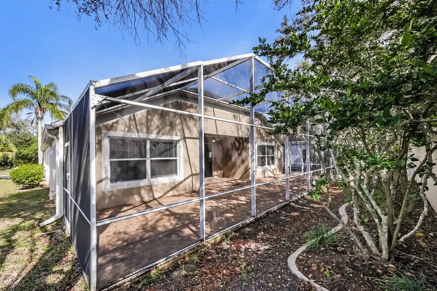 Building Photo - 304 Fareham Dr