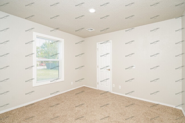 Building Photo - 13808 E 32nd Pl