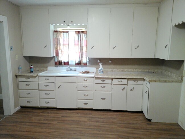 Building Photo - 2nd Chance Leasing!!