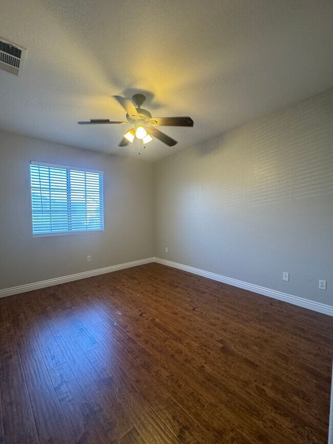 Building Photo - 2066 Cary Grant Ct