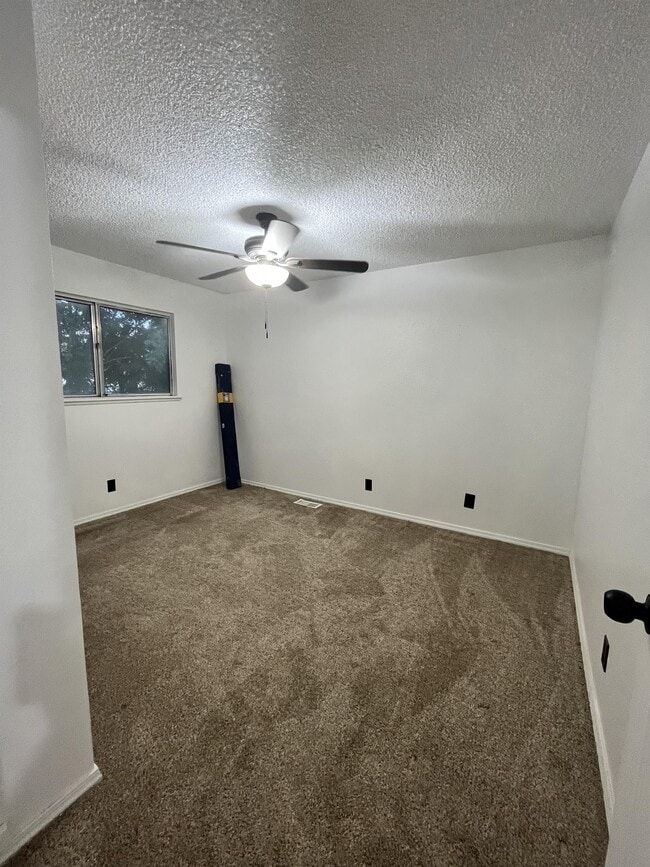 Building Photo - 1240 N 2nd E