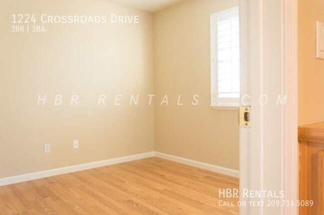 Building Photo - 1224 Crossroads Dr