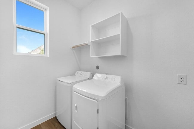 Building Photo - 2323 Hazel Berry St