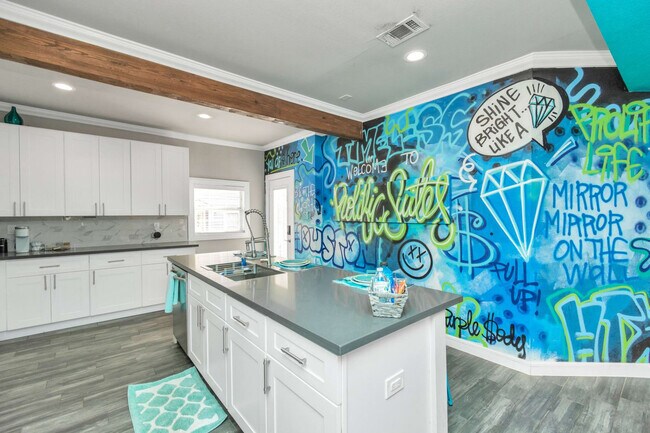 Building Photo - 2615 Arbor St