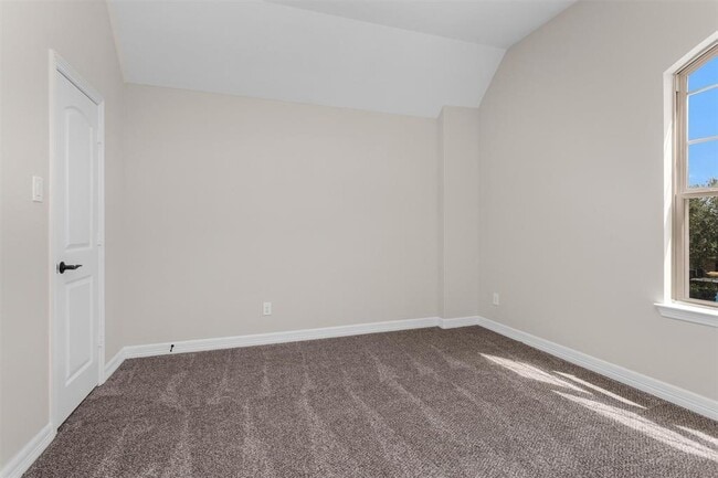 Building Photo - 24015 Richglen Court