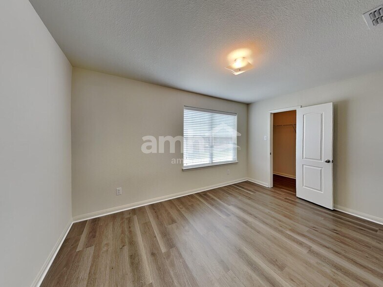Building Photo - 9055 Lone Cypress Dr
