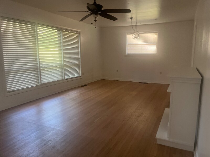 Building Photo - 3811 Idlewild Ave
