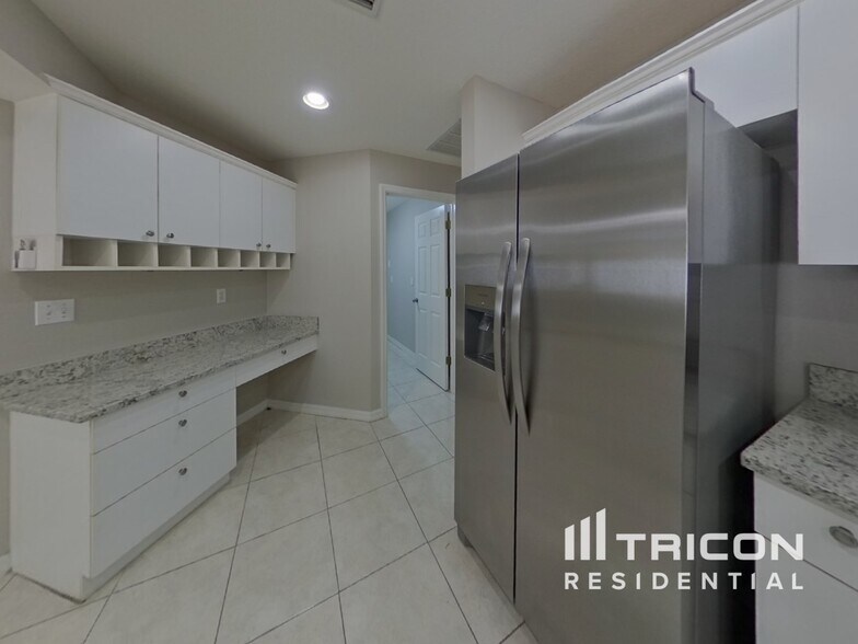 Building Photo - 4614 Breezy Pines Blvd