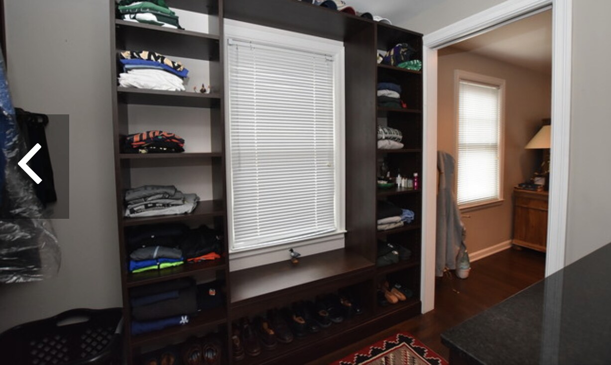 Walk-in Closet - 997 Henrietta St