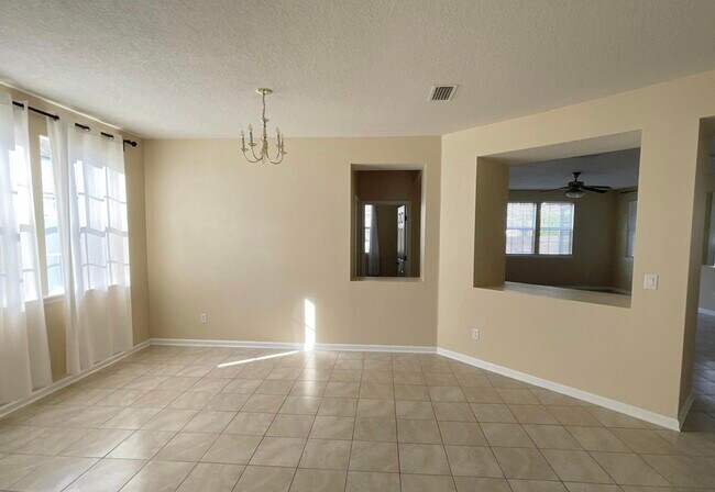 Building Photo - 133 Camden Cay Dr