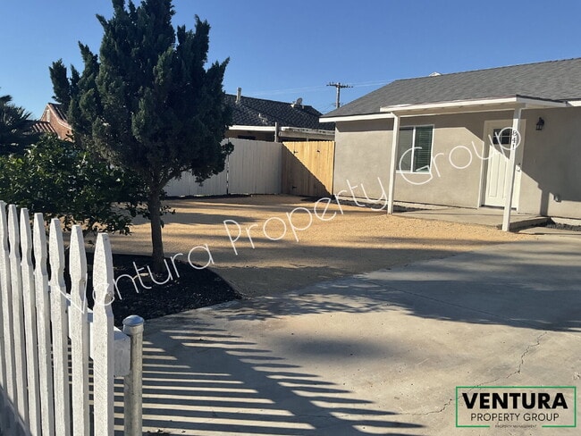 Building Photo - 841 S E St