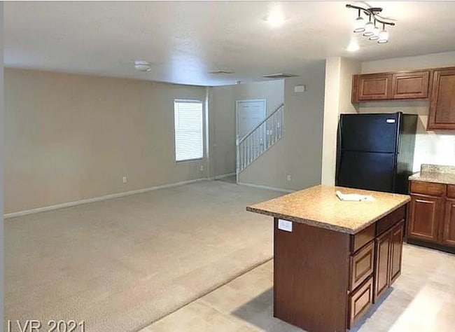 Building Photo - Spacious and Open Floor Plan. 3 Bedroom 2.5 Bath Homes In the Silverado Ranch Area
