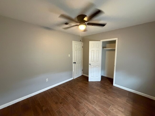 Building Photo - Gautier Property