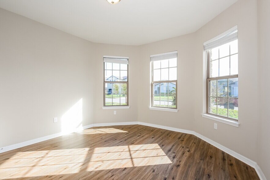 Building Photo - 3416 Soaring Dr